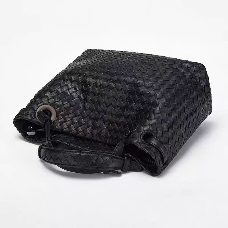New woven large capacity handbag fashionable commuter bag for women