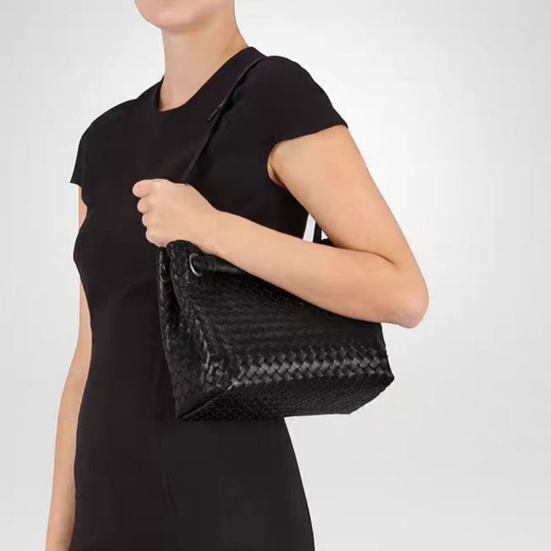 New woven large capacity handbag fashionable commuter bag for women