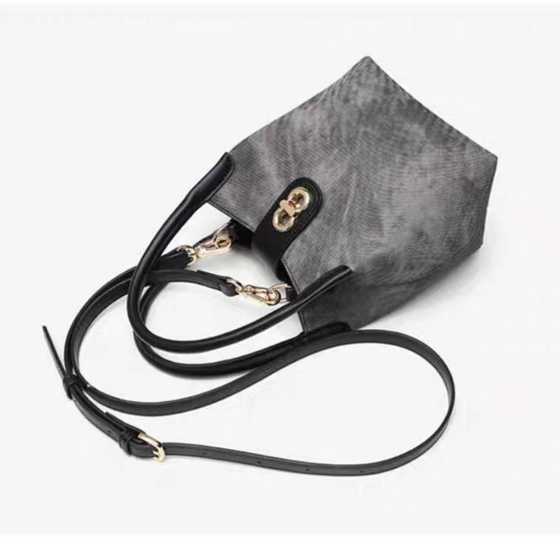 Fashionable commuter bucket bag for women