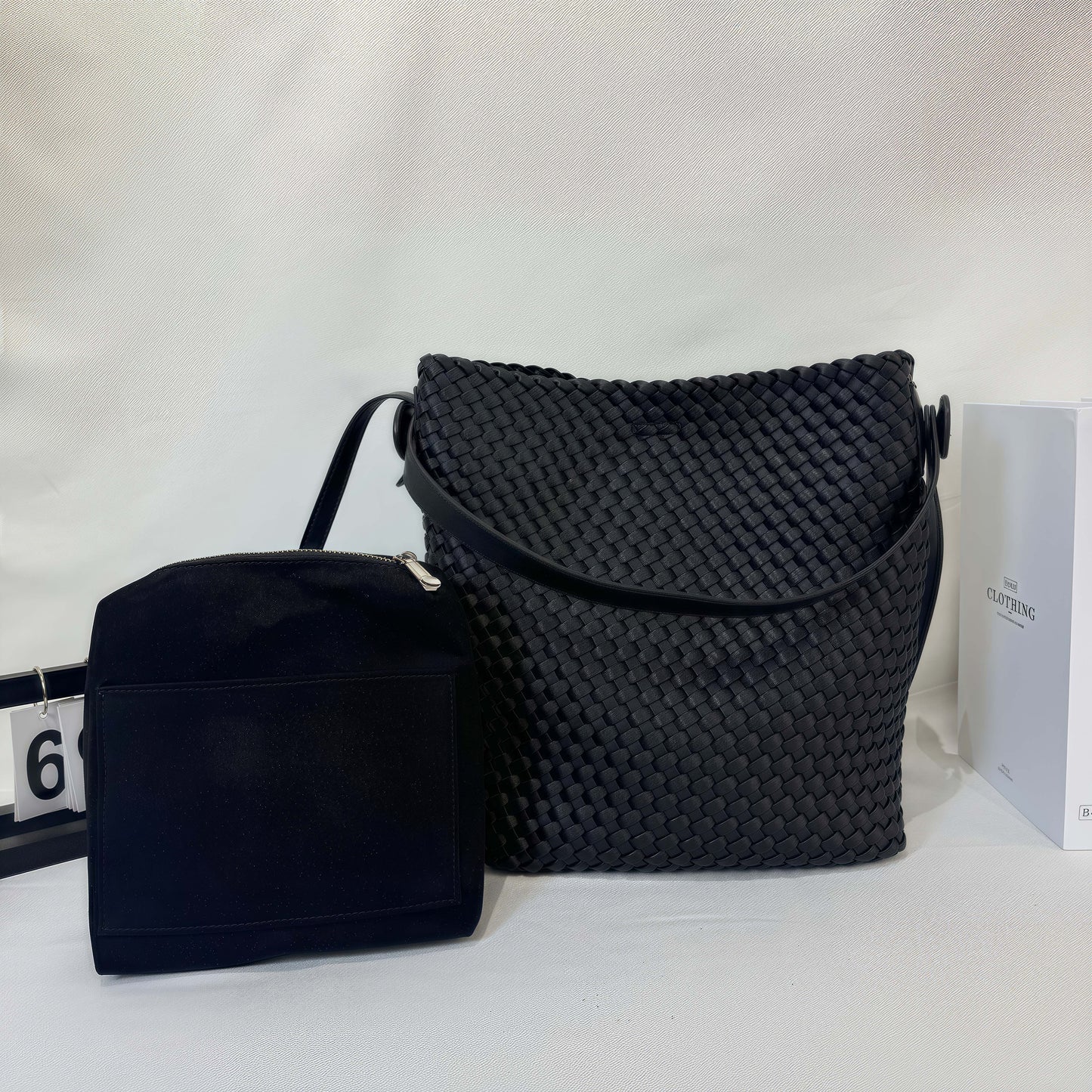 New women's woven tote bag with large capacity, suitable for commuting and traveling