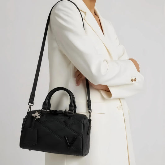 Simple and Stylish V Design Bag with Two Strap Options for Daily Outfits